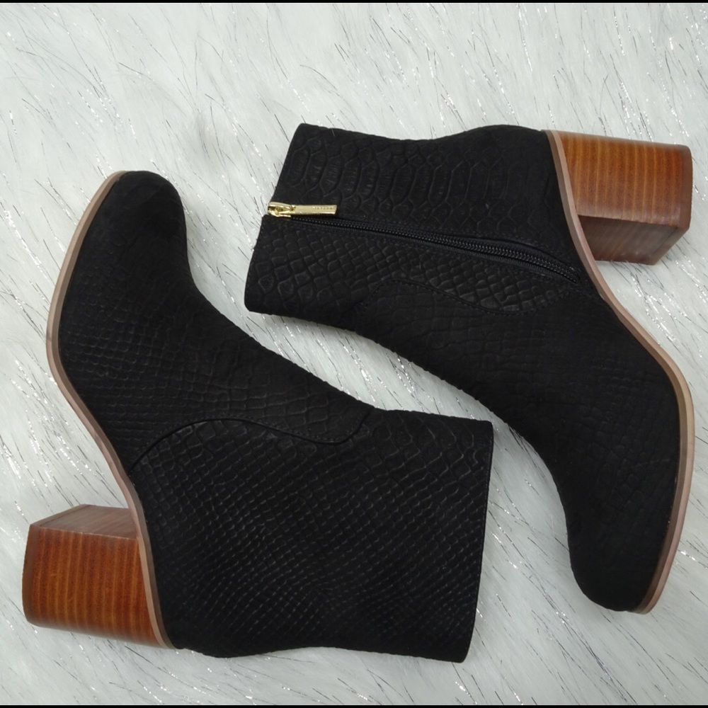 Topshop Black Snakeskin Ankle Boots Size 7.5